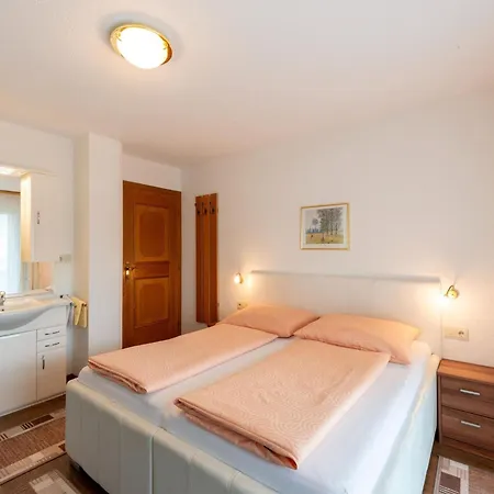 Flat Schwemberger, Apartment Fuegen